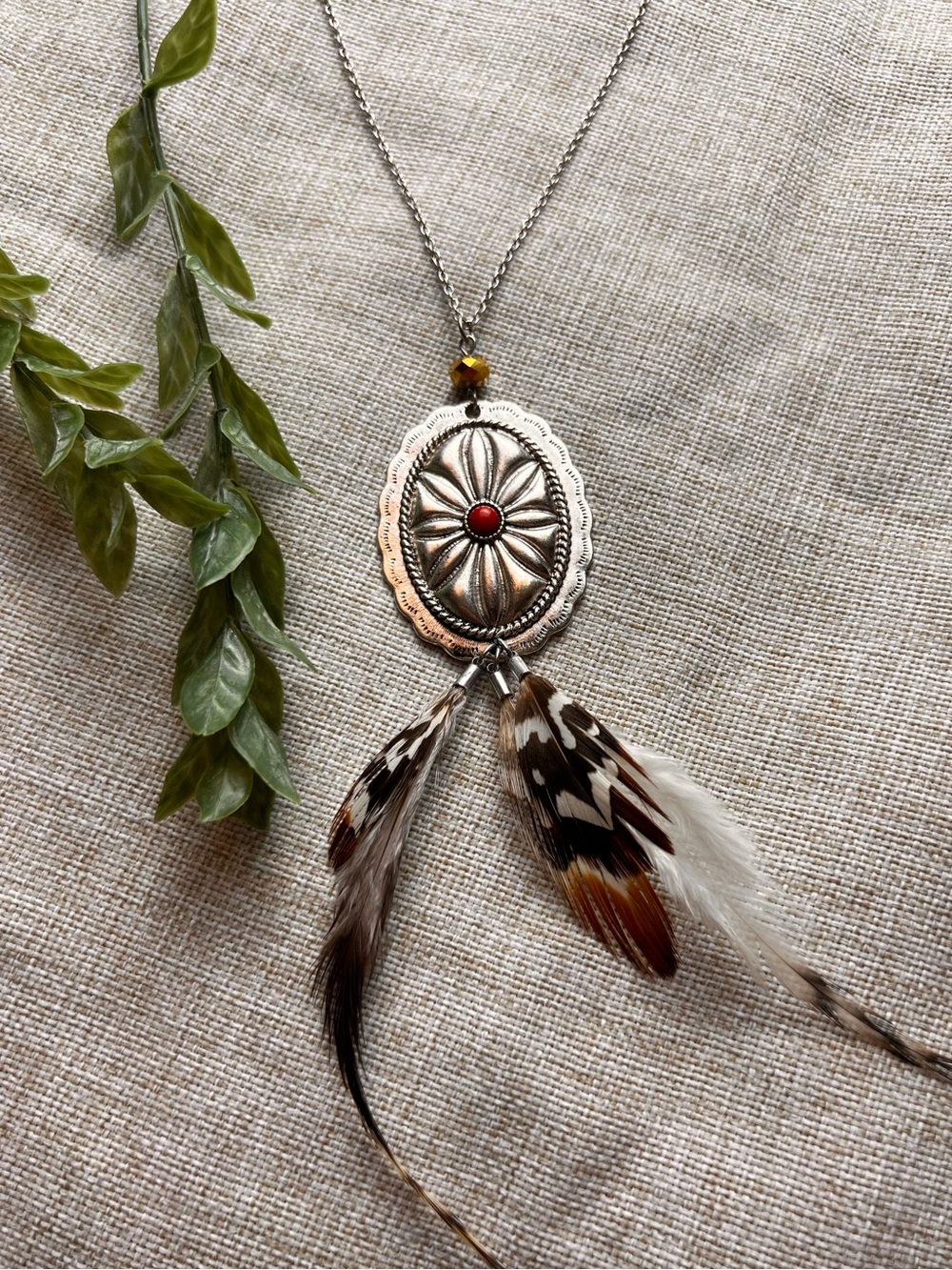 VINTAGE Silver Western Native American Pendant Necklace with Feathers